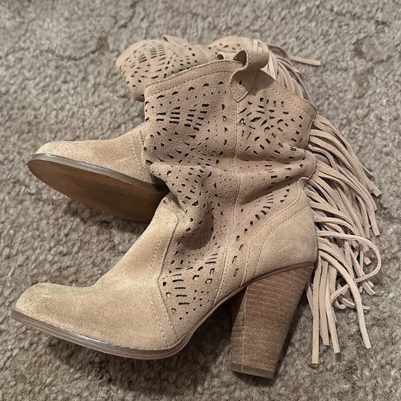 Slouchy Fringe booties - Picture 5 of 7